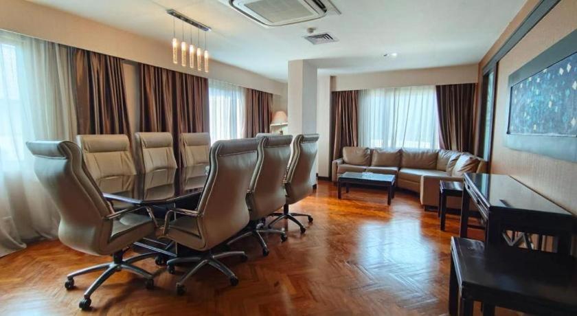 Bumi Wiyata Hotel ديبوك المظهر الخارجي الصورة