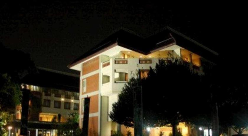 Bumi Wiyata Hotel ديبوك المظهر الخارجي الصورة