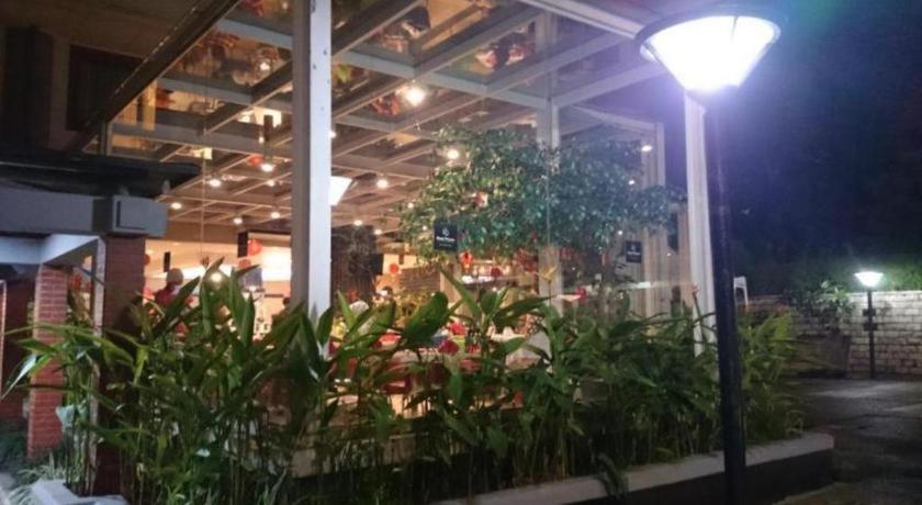 Bumi Wiyata Hotel ديبوك المظهر الخارجي الصورة