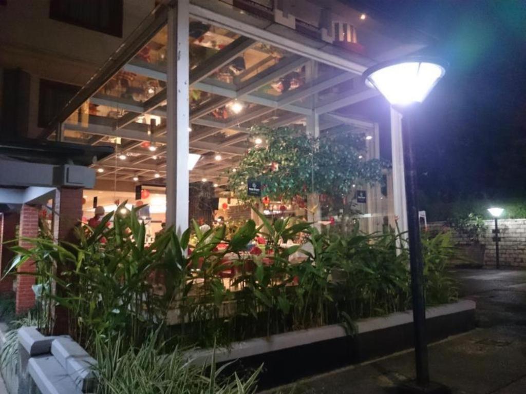 Bumi Wiyata Hotel ديبوك المظهر الخارجي الصورة