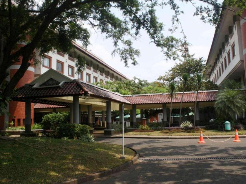 Bumi Wiyata Hotel ديبوك المظهر الخارجي الصورة