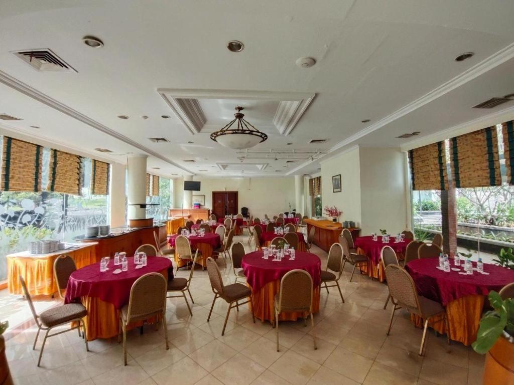 Bumi Wiyata Hotel ديبوك المظهر الخارجي الصورة