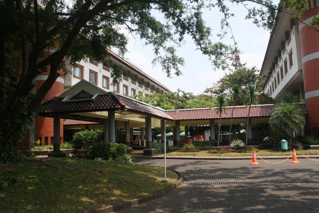Bumi Wiyata Hotel ديبوك المظهر الخارجي الصورة