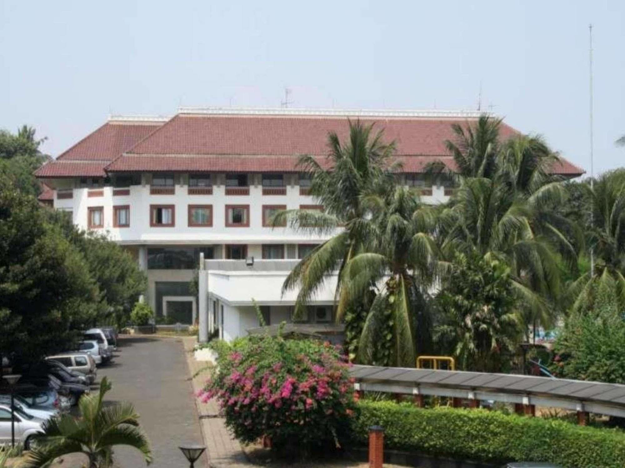 Bumi Wiyata Hotel ديبوك المظهر الخارجي الصورة